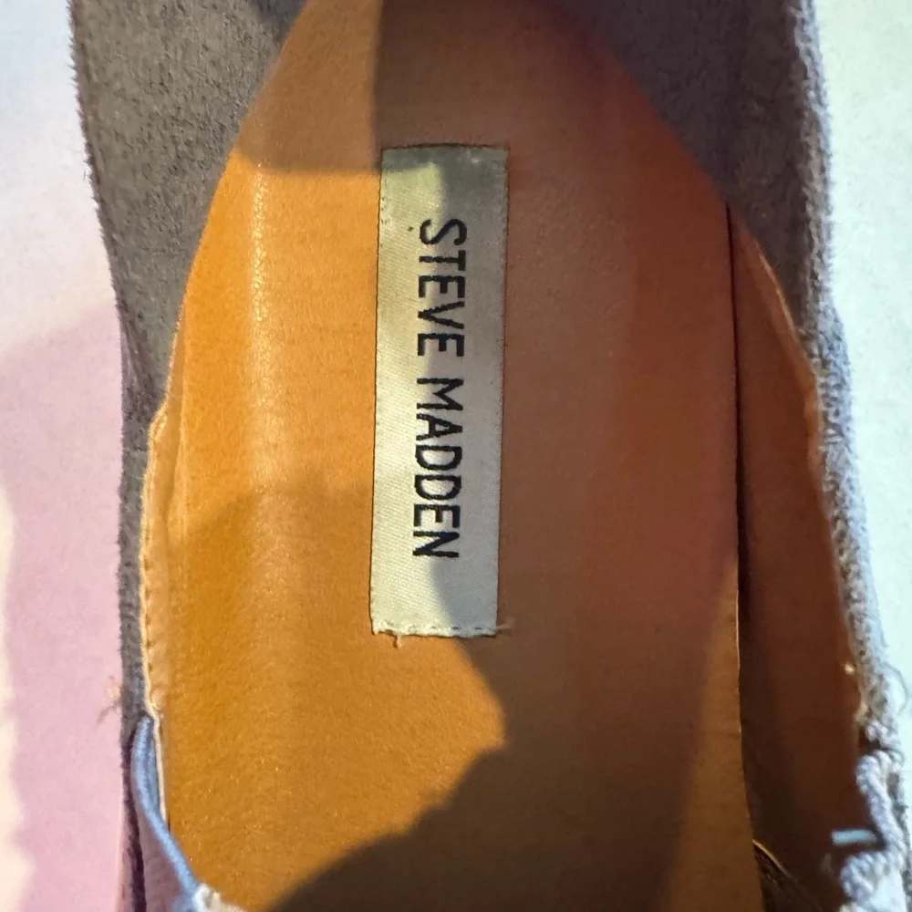 Men’s Suede slip on shoes size 8